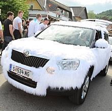 Skodas Yeti begeistert nicht nur Juroren, die dessen Design zu begutachten haben. Er hat vor allem seine Fans. Hier wurde aufwendig Hand angelegt, um ihn fürs legendäre GTI-Treffen Wörthersee-tauglich zu machen. Foto: unitedpictures/auto-reporter.net